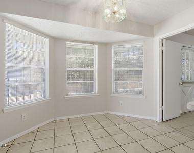 2918 E Glen Drive - Photo Thumbnail 12