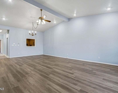 125 Sundance Court - Photo Thumbnail 5