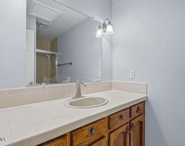 125 Sundance Court - Photo Thumbnail 18