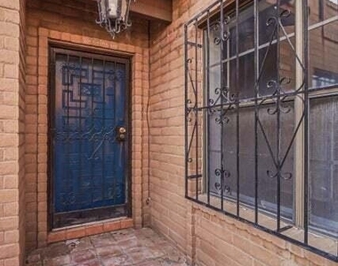125 Sundance Court - Photo Thumbnail 3