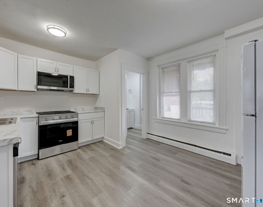 59 Daly Avenue - Photo Thumbnail 2