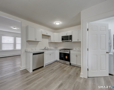 59 Daly Avenue - Photo Thumbnail 4