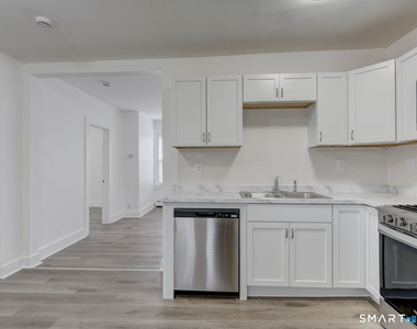 59 Daly Avenue - Photo Thumbnail 5