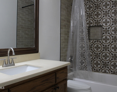 335 Flynn Drive - Photo Thumbnail 16