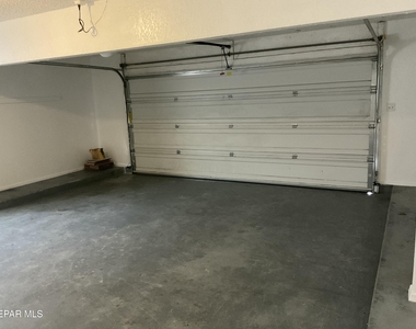 335 Flynn Drive - Photo Thumbnail 31