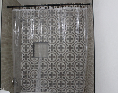 335 Flynn Drive - Photo Thumbnail 17