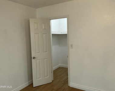 335 Flynn Drive - Photo Thumbnail 24