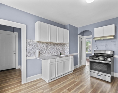 1105 Main Street - Photo Thumbnail 3