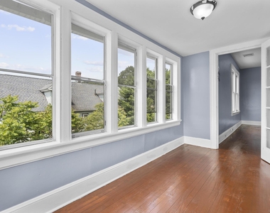 1105 Main Street - Photo Thumbnail 9