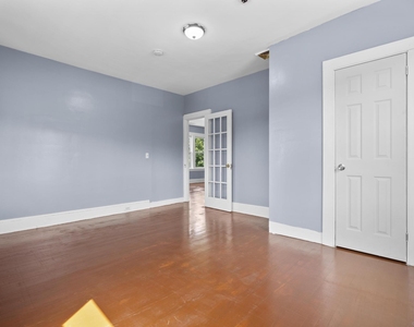 1105 Main Street - Photo Thumbnail 7