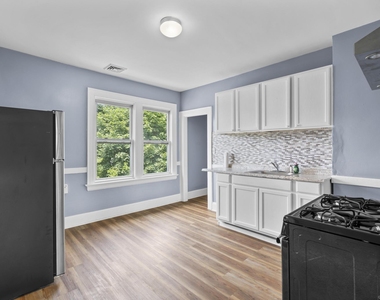 1105 Main Street - Photo Thumbnail 1