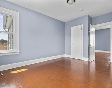 1105 Main Street - Photo Thumbnail 11