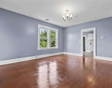 1105 Main Street - Photo Thumbnail 5
