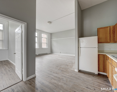 111 Franklin Square - Photo Thumbnail 7