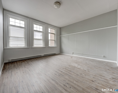 111 Franklin Square - Photo Thumbnail 14