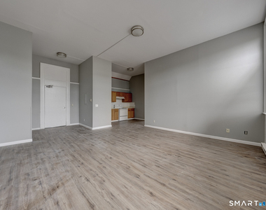 111 Franklin Square - Photo Thumbnail 12