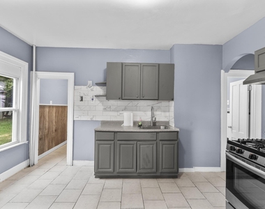 1105 Main Street - Photo Thumbnail 3