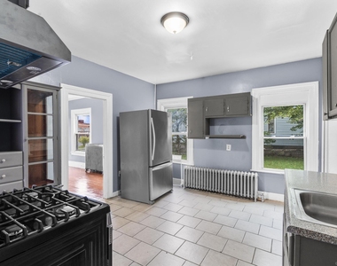 1105 Main Street - Photo Thumbnail 2