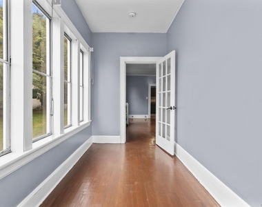 1105 Main Street - Photo Thumbnail 8