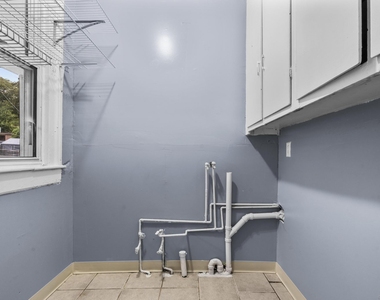 1105 Main Street - Photo Thumbnail 22