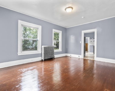 1105 Main Street - Photo Thumbnail 4
