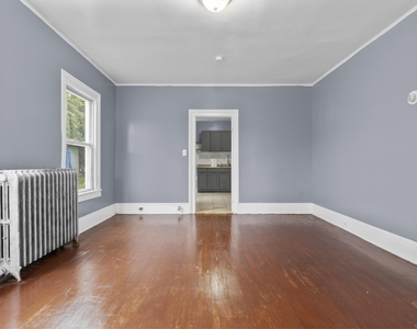 1105 Main Street - Photo Thumbnail 5