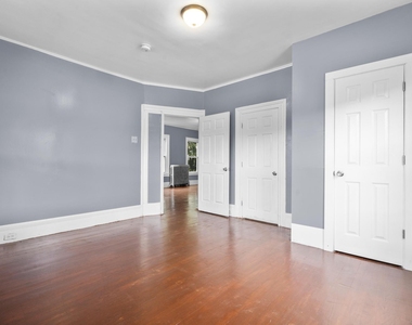 1105 Main Street - Photo Thumbnail 11