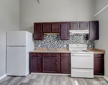 111 Franklin Square - Photo Thumbnail 5