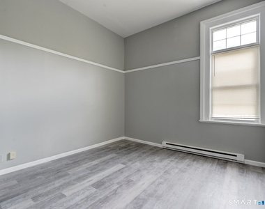 111 Franklin Square - Photo Thumbnail 12
