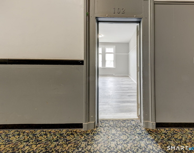 111 Franklin Square - Photo Thumbnail 15