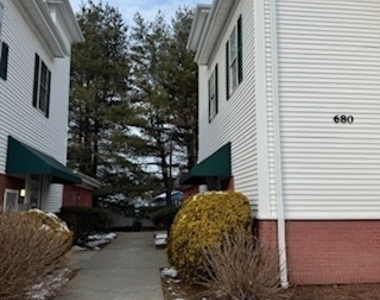 680 Boston Post Road - Photo Thumbnail 12