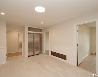 306 Courtland Avenue - Photo Thumbnail 13