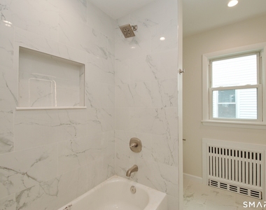 306 Courtland Avenue - Photo Thumbnail 9