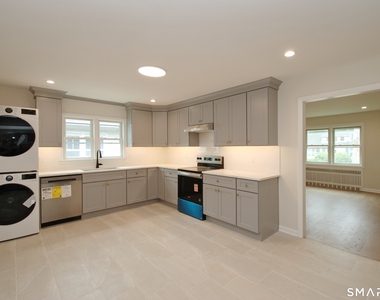 306 Courtland Avenue - Photo Thumbnail 11