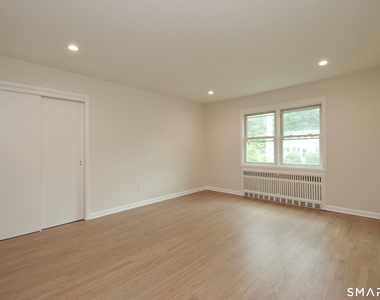 306 Courtland Avenue - Photo Thumbnail 2