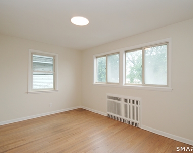 306 Courtland Avenue - Photo Thumbnail 7