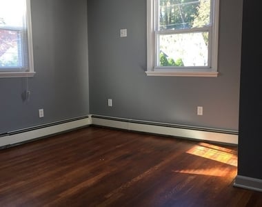 7 Bartlett Manor - Photo Thumbnail 2