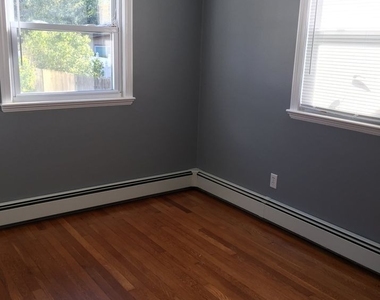 7 Bartlett Manor - Photo Thumbnail 3