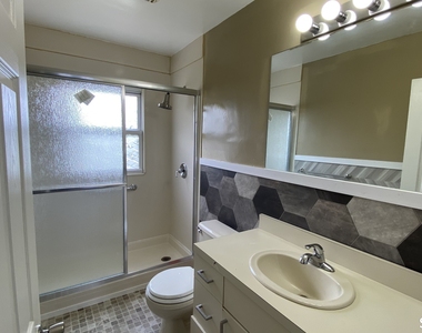 72 Berry Street - Photo Thumbnail 11