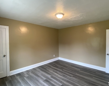 72 Berry Street - Photo Thumbnail 17