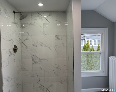 291 Maple Avenue - Photo Thumbnail 2