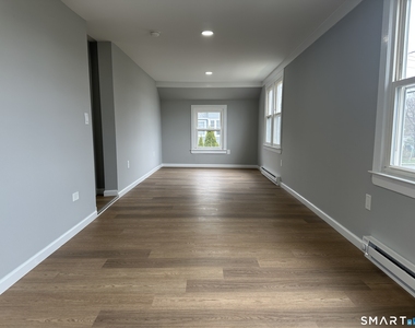291 Maple Avenue - Photo Thumbnail 10