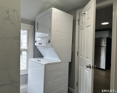 291 Maple Avenue - Photo Thumbnail 3