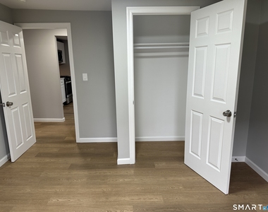 291 Maple Avenue - Photo Thumbnail 5