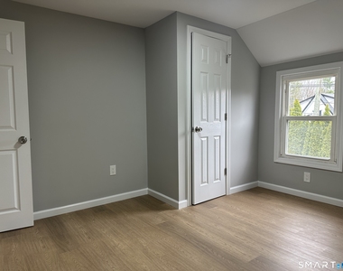 291 Maple Avenue - Photo Thumbnail 8