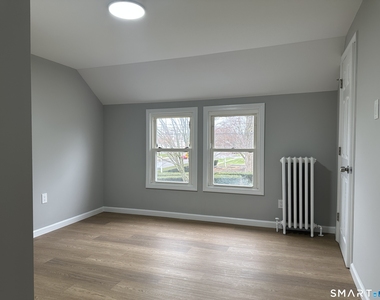 291 Maple Avenue - Photo Thumbnail 4