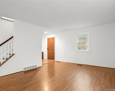 10 Harvann Road - Photo Thumbnail 5