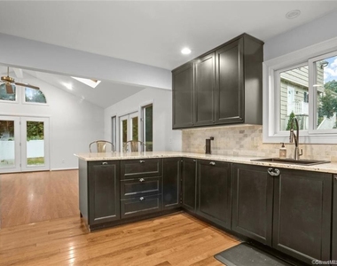 10 Harvann Road - Photo Thumbnail 7