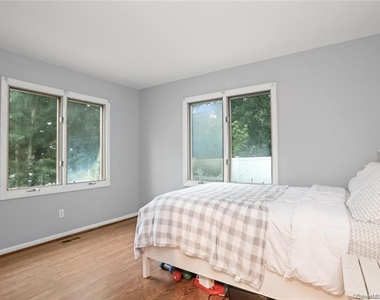 10 Harvann Road - Photo Thumbnail 16