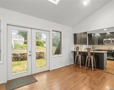 10 Harvann Road - Photo Thumbnail 9